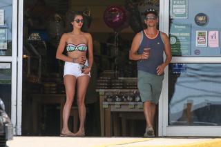 Nina Dobrev feet photo thumbnail