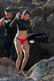 Nina Dobrev feet photo thumbnail