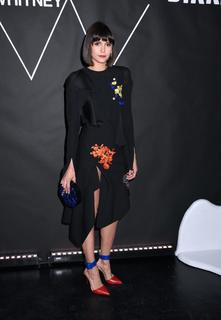 Nina Dobrev feet photo thumbnail