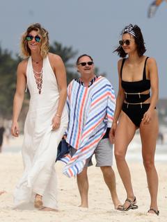 Nina Dobrev feet photo thumbnail