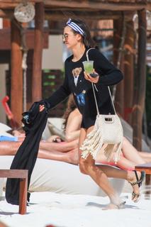 Nina Dobrev feet photo thumbnail