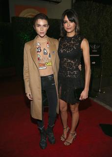 Nina Dobrev feet photo thumbnail