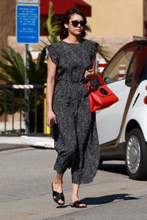 Nina Dobrev feet photo thumbnail