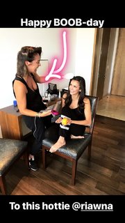 Nina Dobrev feet photo thumbnail