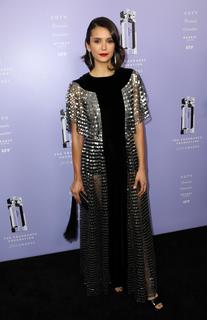 Nina Dobrev feet photo thumbnail