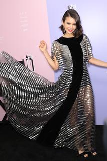 Nina Dobrev feet photo thumbnail