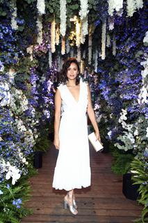 Nina Dobrev feet photo thumbnail