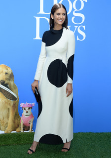 Nina Dobrev feet photo thumbnail