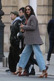 Nina Dobrev feet photo thumbnail