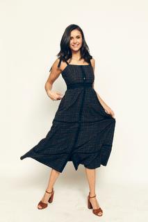 Nina Dobrev feet photo thumbnail