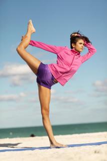 Nina Dobrev feet photo thumbnail