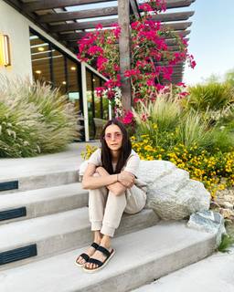 Nina Dobrev feet photo thumbnail