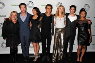 Nina Dobrev feet photo thumbnail