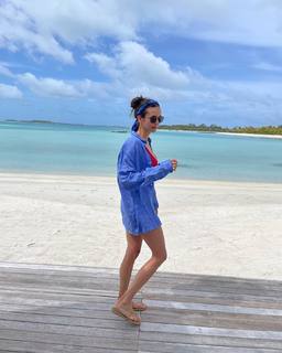 Nina Dobrev feet photo thumbnail