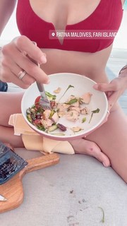 Nina Dobrev feet photo thumbnail