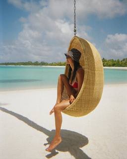 Nina Dobrev feet photo thumbnail