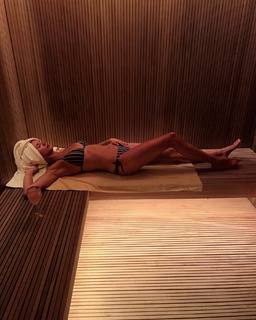 Nina Dobrev feet photo thumbnail