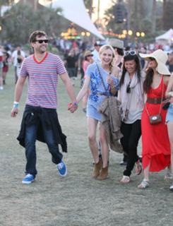 Nina Dobrev feet photo thumbnail