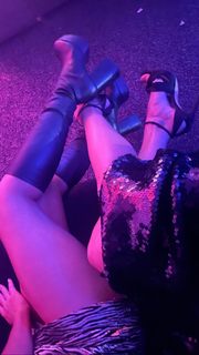 Nina Dobrev feet photo thumbnail