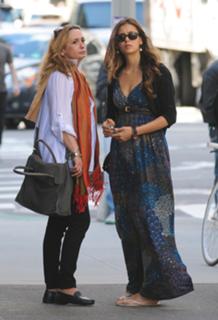 Nina Dobrev feet photo thumbnail