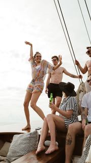 Nina Dobrev feet photo thumbnail