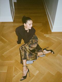 Nina Dobrev feet photo thumbnail