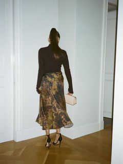 Nina Dobrev feet photo thumbnail