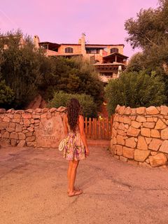 Nina Dobrev feet photo thumbnail