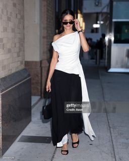 Nina Dobrev feet photo 3