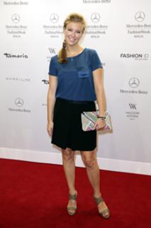 Nina Eichinger feet photo 17