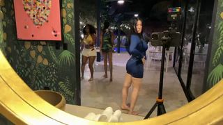 Nina Lin feet photo thumbnail