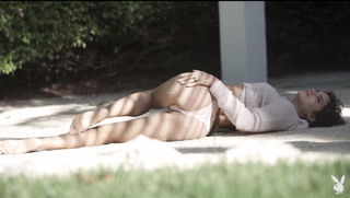 Nina Marie Daniele feet photo thumbnail