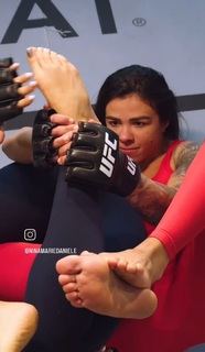 Nina Marie Daniele feet photo thumbnail