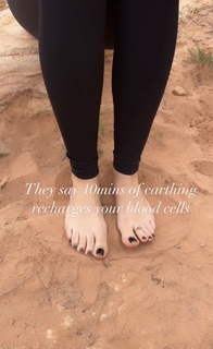 Nina Marie Daniele feet photo thumbnail