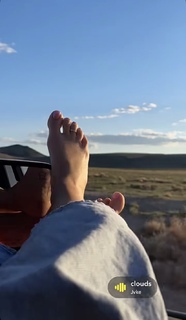 Nina Marie Daniele feet photo thumbnail