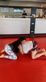 Nina Marie Daniele feet photo thumbnail