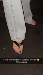Nina Marie Daniele feet photo thumbnail
