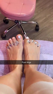 Nina Marie Daniele feet photo thumbnail