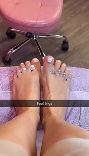 Nina Marie Daniele feet photo thumbnail