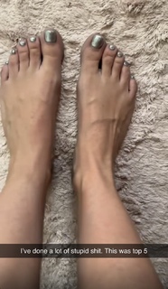 Nina Marie Daniele feet photo thumbnail