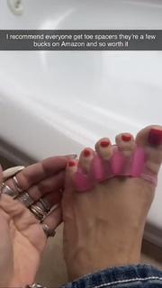 Nina Marie Daniele feet photo thumbnail