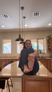 Nina Marie Daniele feet photo thumbnail