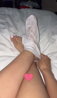 Nina Marie Daniele feet photo thumbnail