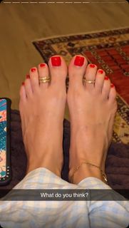 Nina Marie Daniele feet photo thumbnail