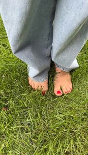 Nina Marie Daniele feet photo thumbnail