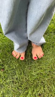 Nina Marie Daniele feet photo thumbnail