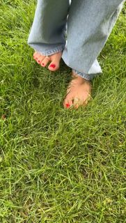 Nina Marie Daniele feet photo thumbnail