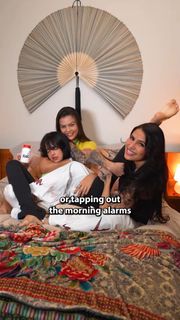 Nina Marie Daniele feet photo thumbnail