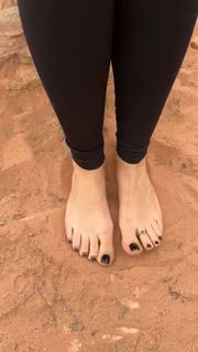 Nina Marie Daniele feet photo 3