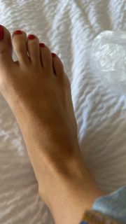 Nina Marie Daniele feet photo 11